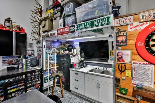 56 Greywolf Road North, Lethbridge, AB - Indoor