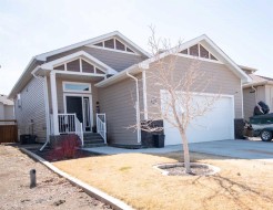 316 Greenwood Place Coalhurst, AB T0L 0V2