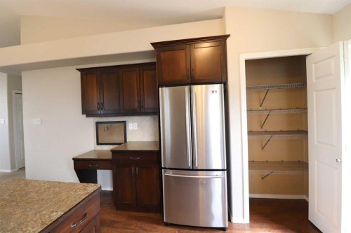 1664 Coalbanks Boulevard West, Lethbridge, AB - Indoor Photo Showing Kitchen