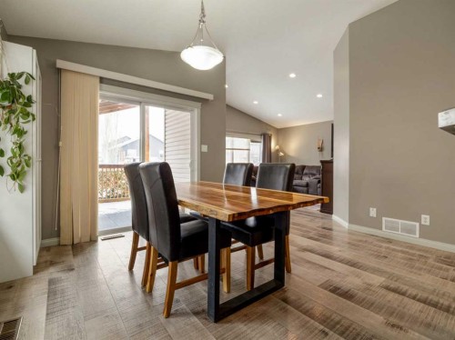 214 Firelight Crescent West, Lethbridge, AB - Indoor Photo Showing Dining Room