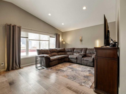 214 Firelight Crescent West, Lethbridge, AB - Indoor Photo Showing Living Room