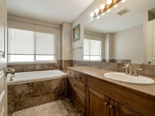 214 Firelight Crescent West, Lethbridge, AB - Indoor Photo Showing Bathroom