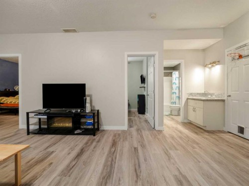 214 Firelight Crescent West, Lethbridge, AB - Indoor