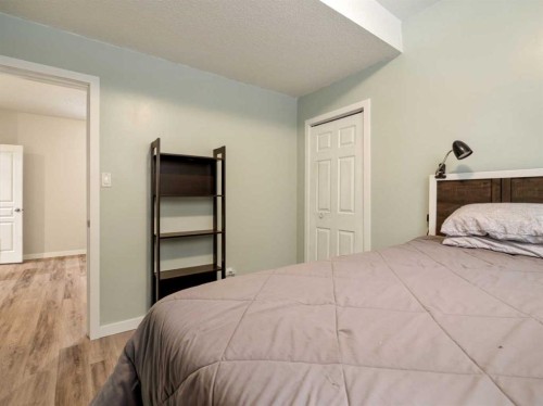 214 Firelight Crescent West, Lethbridge, AB - Indoor Photo Showing Bedroom