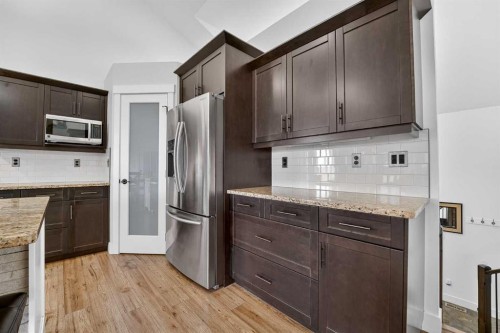 64 Riverhurst Cove West, Lethbridge, AB - Indoor Photo Showing Kitchen