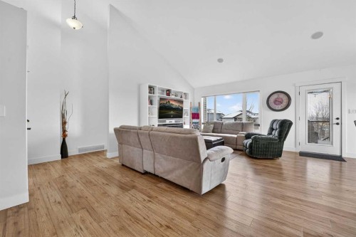 64 Riverhurst Cove West, Lethbridge, AB - Indoor Photo Showing Living Room