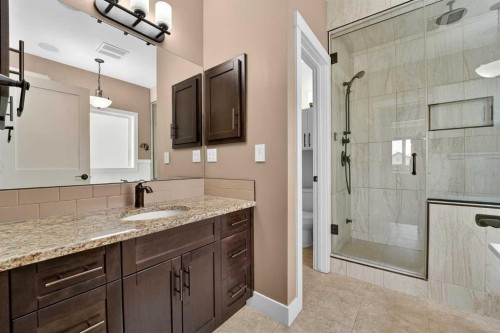 64 Riverhurst Cove West, Lethbridge, AB - Indoor Photo Showing Bathroom