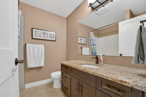 64 Riverhurst Cove West, Lethbridge, AB - Indoor Photo Showing Bathroom