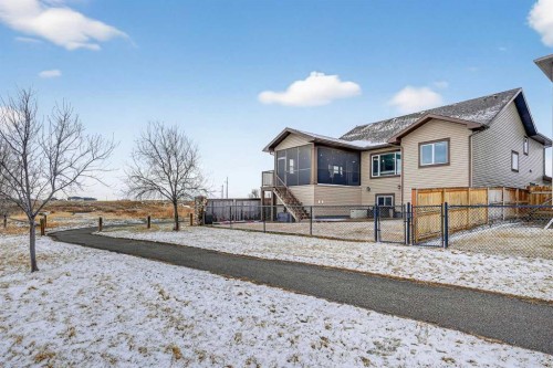 64 Riverhurst Cove West, Lethbridge, AB - Outdoor