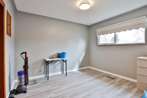 2618 20 Avenue South, Lethbridge, AB - Indoor Photo Showing Other Room