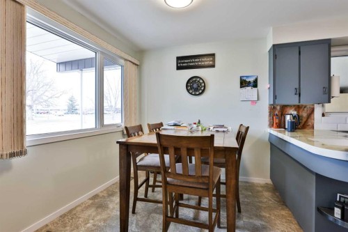 2618 20 Avenue South, Lethbridge, AB - Indoor Photo Showing Dining Room