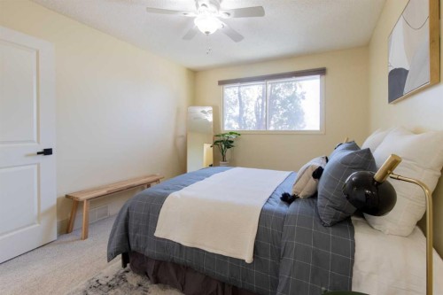 28 Dakota Road West, Lethbridge, AB - Indoor Photo Showing Bedroom