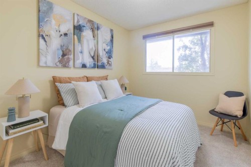 28 Dakota Road West, Lethbridge, AB - Indoor Photo Showing Bedroom