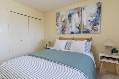 28 Dakota Road West, Lethbridge, AB - Indoor Photo Showing Bedroom