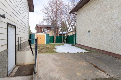 28 Dakota Road West, Lethbridge, AB - Outdoor