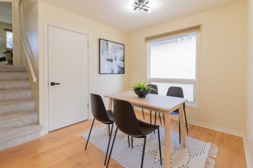 28 Dakota Road West, Lethbridge, AB - Indoor Photo Showing Dining Room