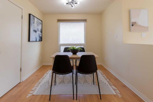 28 Dakota Road West, Lethbridge, AB - Indoor Photo Showing Dining Room