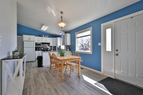 235 E 200 S, Raymond, AB - Indoor Photo Showing Dining Room