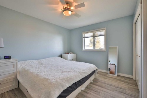235 E 200 S, Raymond, AB - Indoor Photo Showing Bedroom