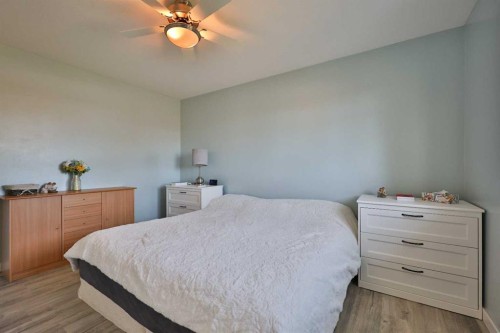 235 E 200 S, Raymond, AB - Indoor Photo Showing Bedroom