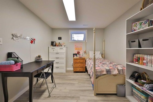 235 E 200 S, Raymond, AB - Indoor Photo Showing Bedroom