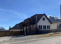 1809 129 Street Blairmore, AB T0K 0E0