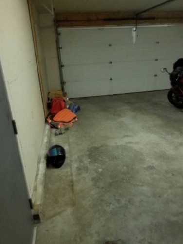 1817 1A Avenue North, Lethbridge, AB - Indoor Photo Showing Garage