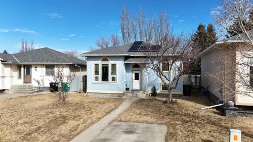 198 Mt Blakiston Road WEST Lethbridge, AB T1K 6M5