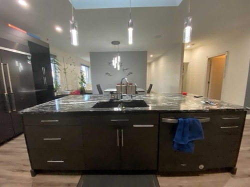 5402 43 Street, Taber, AB - Indoor Photo Showing Kitchen With Upgraded Kitchen