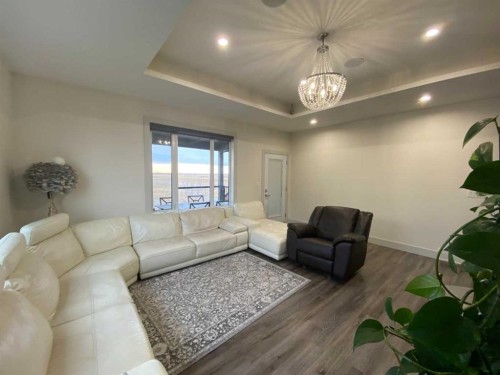 5402 43 Street, Taber, AB - Indoor Photo Showing Living Room