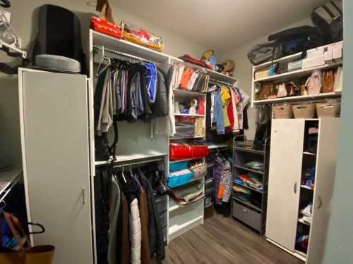 5402 43 Street, Taber, AB - Indoor With Storage