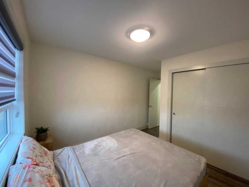 5402 43 Street, Taber, AB - Indoor Photo Showing Bedroom
