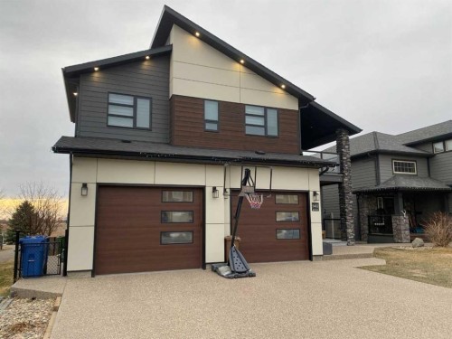 5402 43 Street, Taber, AB - Outdoor