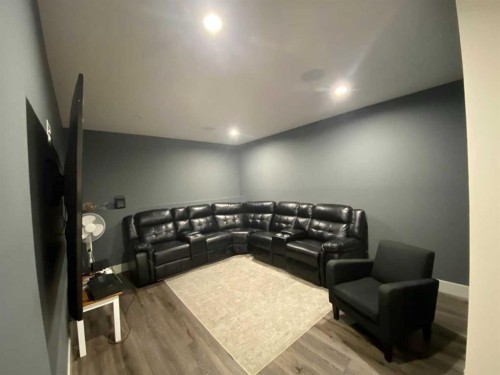 5402 43 Street, Taber, AB - Indoor Photo Showing Other Room