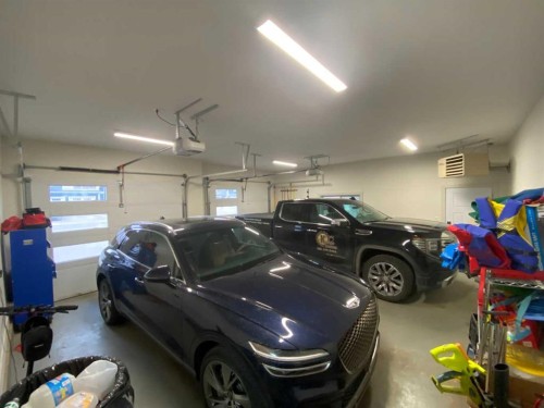 5402 43 Street, Taber, AB - Indoor Photo Showing Garage