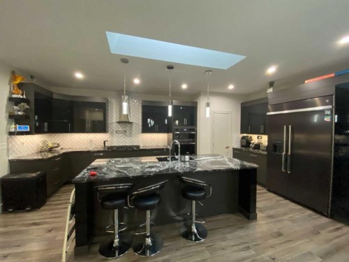 5402 43 Street, Taber, AB - Indoor Photo Showing Kitchen With Upgraded Kitchen