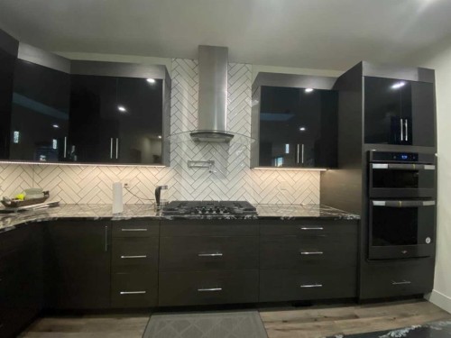 5402 43 Street, Taber, AB - Indoor Photo Showing Kitchen With Upgraded Kitchen