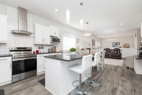 22 Rivergrove Run West, Lethbridge, AB - Indoor Photo Showing Kitchen With Upgraded Kitchen