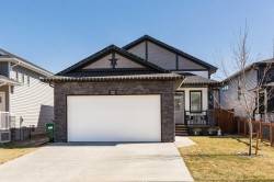 22 Rivergrove Run WESTLethbridge, AB T1K 8E8