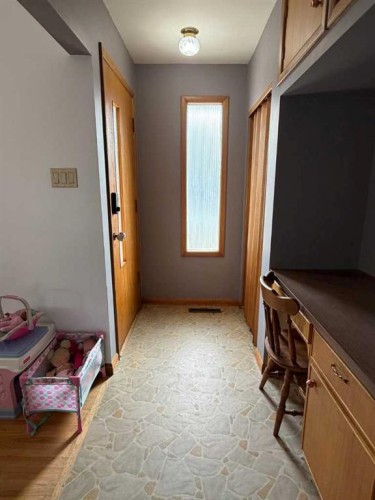 5212 51 Street, Taber, AB - Indoor Photo Showing Other Room