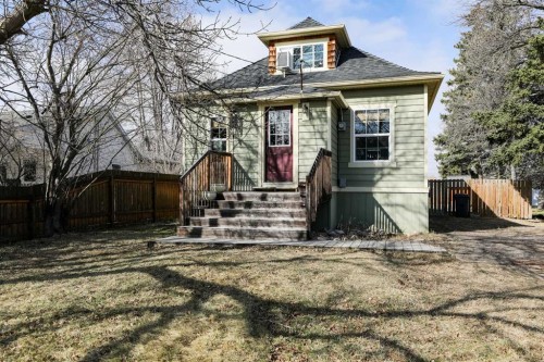 174 S 2 Street WEST Magrath, AB T0K 1J0