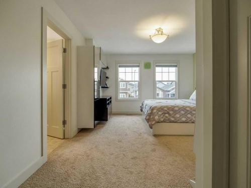 406 Twinriver Road West, Lethbridge, AB - Indoor Photo Showing Bedroom