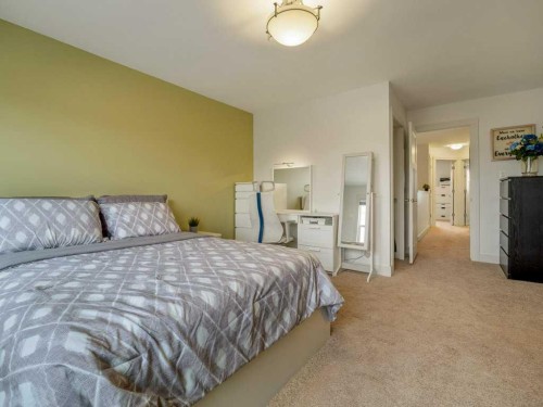 406 Twinriver Road West, Lethbridge, AB - Indoor Photo Showing Bedroom