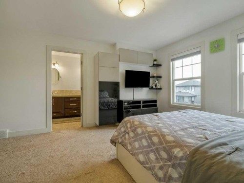 406 Twinriver Road West, Lethbridge, AB - Indoor Photo Showing Bedroom