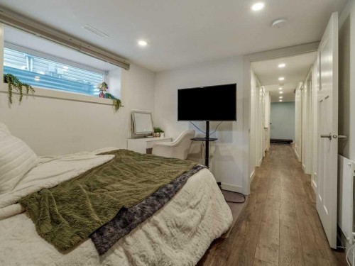 406 Twinriver Road West, Lethbridge, AB - Indoor Photo Showing Bedroom