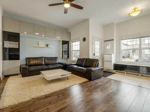 406 Twinriver Road West, Lethbridge, AB - Indoor Photo Showing Living Room