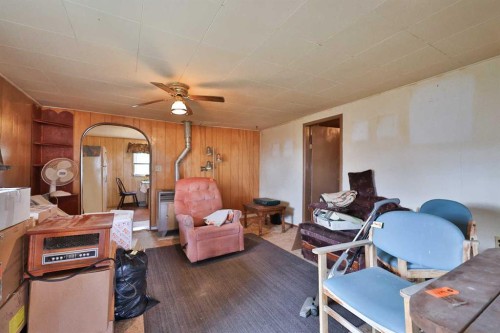 102 County Road, Warner, AB - Indoor