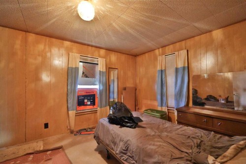 102 County Road, Warner, AB - Indoor