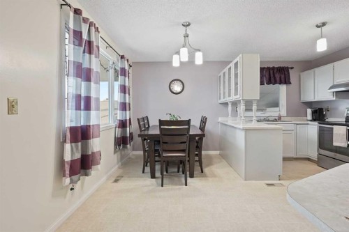 4815 59 Avenue, Taber, AB - Indoor