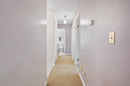 4815 59 Avenue, Taber, AB - Indoor Photo Showing Other Room